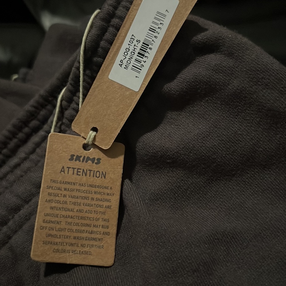 Skims Outdoor Fleece Pullover - Picture 10 of 10